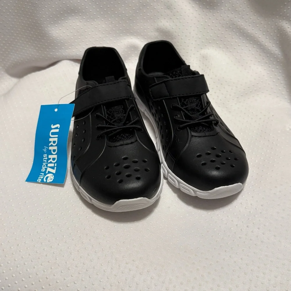 Stride Rite Black Shoes Strap and‎ Perforated Design Boys Size 11 New